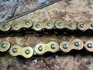 Cadena Moto DID 525 VX3 Dorada 118 Eslabones