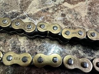 Cadena Moto DID 525 VX3 Dorada 118 Eslabones