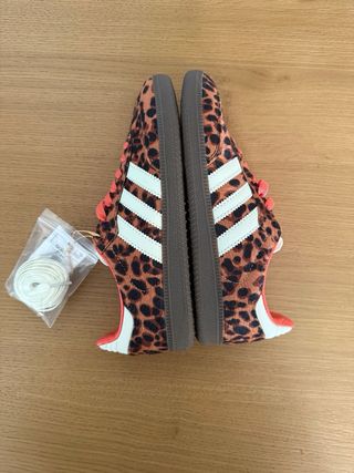 Adidas Samba OG Leopardo Rojo Talla 39