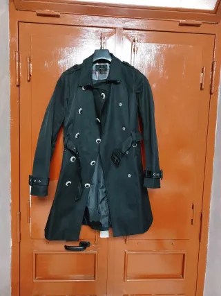 Capotto impermeabile nero