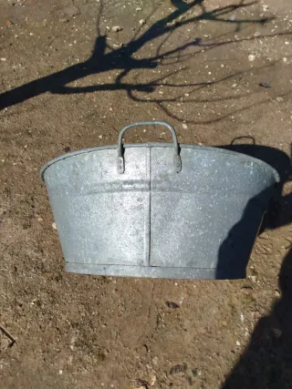 Barreño antiguo de zinc