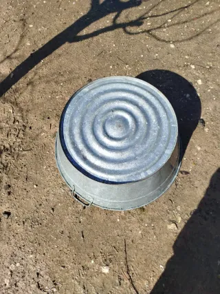 Barreño antiguo de zinc