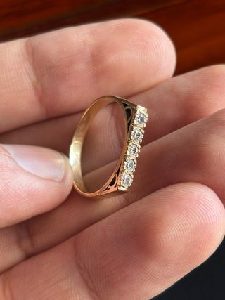 Anillo Oro 18k con 5 Diamantes