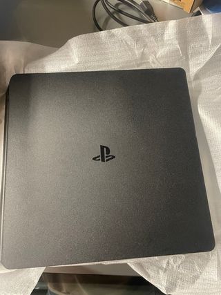 PlayStation 4 1TB+2 comandos+ Jogos tudo original