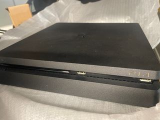 PlayStation 4 1TB+2 comandos+ Jogos tudo original