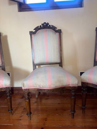 Lote 4 sillas tapizadas (5€/silla)