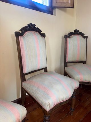 Lote 4 sillas tapizadas (5€/silla)