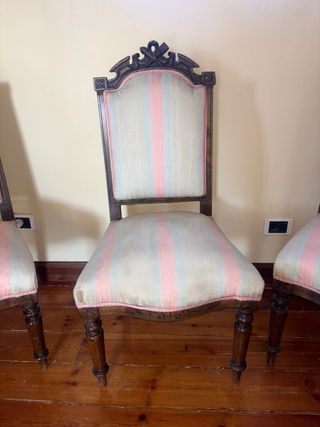 Lote 4 sillas tapizadas (5€/silla)