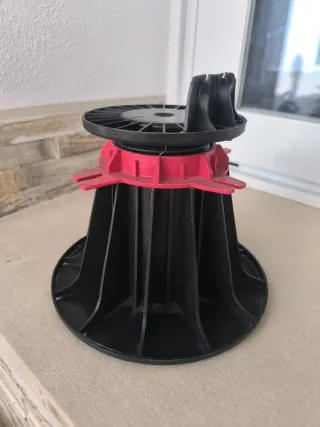 Patas ajustables para tarima