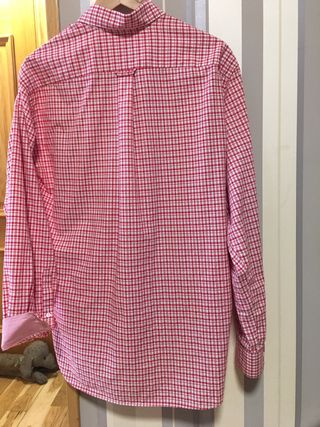 Camisa de cuadros roja y blanca