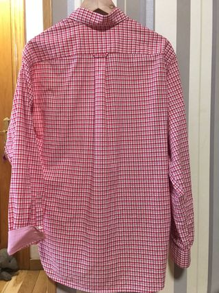 Camisa de cuadros roja y blanca