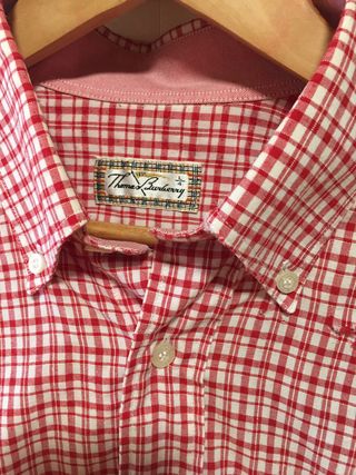 Camisa de cuadros roja y blanca