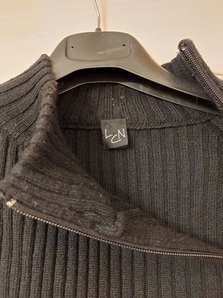 Maglioncino nero uomo girocollo con zip obliqua