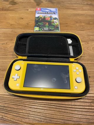 Nintendo Switch Lite Giallo + Minecraft