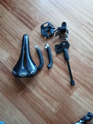 Accesorios Bicicleta: Sillín, Puños y Pata