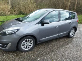 Renault Grand Scenic 2012