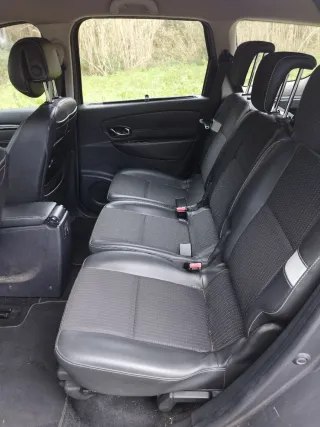 Renault Grand Scenic 2012