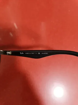 Gafas de sol Ray-Ban plateadas y negras polarizada