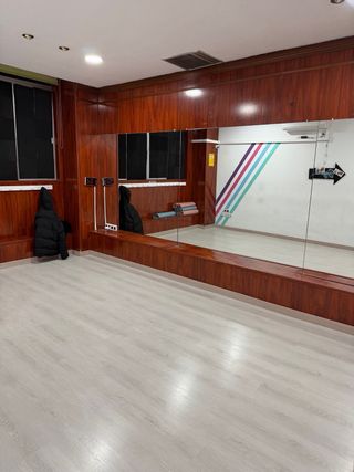 Salas para dar clases de bailes, teatros reuniones