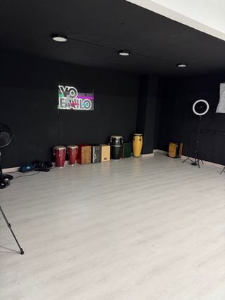 Salas para dar clases de bailes, teatros reuniones