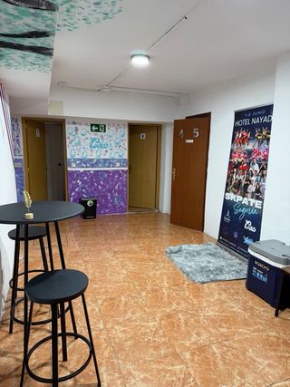 Salas para dar clases de bailes, teatros reuniones