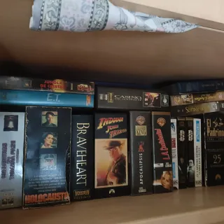 VHS, DVD y CD variados con reproductor DVD