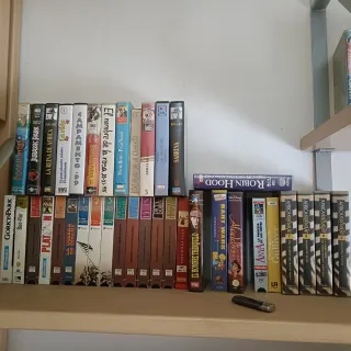 VHS, DVD y CD variados con reproductor DVD