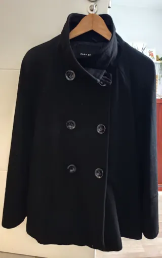 Abrigo Corto Zara Doble Botonadura Negro