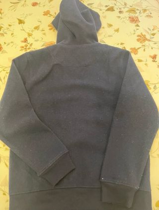 Sudadera azul marino con capucha y cremallera