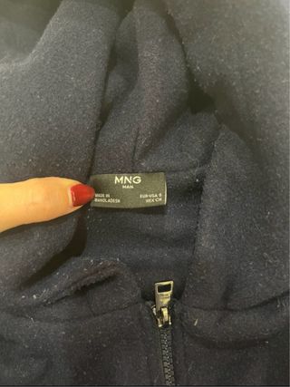 Sudadera azul marino con capucha y cremallera