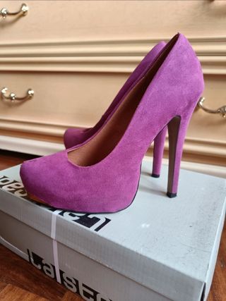 Scarpe con tacco alto viola