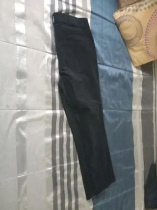 Pantalón negro de mujer
