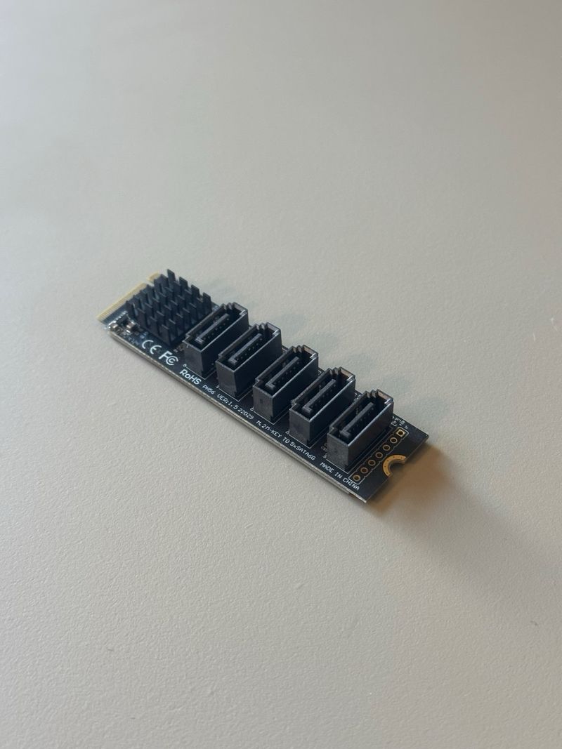 Adaptador NVME M.2 a 5x SATA afbeelding 2