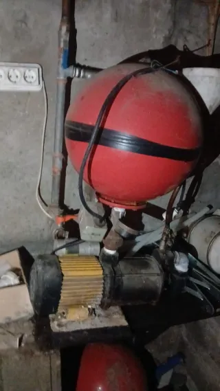 Bomba de agua con presurizador