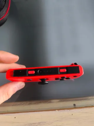 Joy-Con Derecho Rojo Neón Nintendo