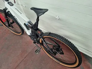 Berria Mako Hybrid GT 7 Talla L Muy buen estado