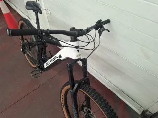 Berria Mako Hybrid GT 7 Talla L Muy buen estado