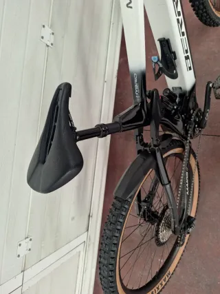 Berria Mako Hybrid GT 7 Talla L Muy buen estado