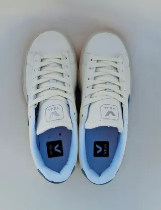 Zapatillas Veja Blancas y Azul Talla 38