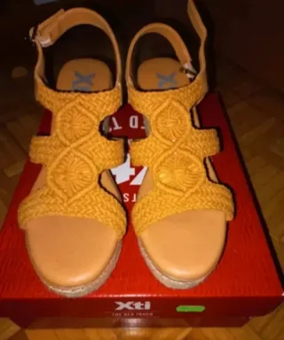 Cuñas mostaza - Xti Talla 38