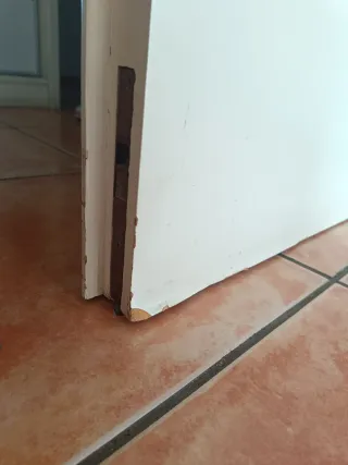 Puertas madera maciza lacada blanco