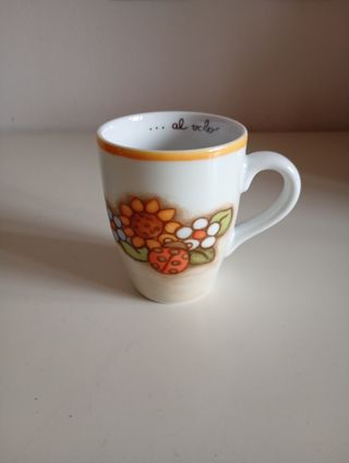 Tazza Thun con fiori e coccinella