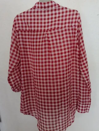 Camisa cuadros roja y blanca Stradivarius Talla 46