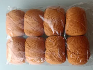 Lotto di 8 gomitoli da 50 g Splendido colore zucc