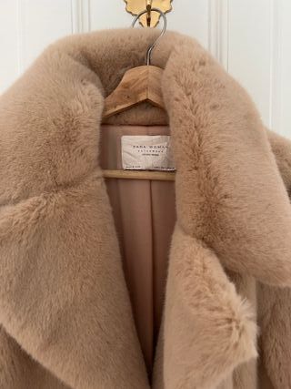 Abrigo pelo sintético beige Zara Talla S
