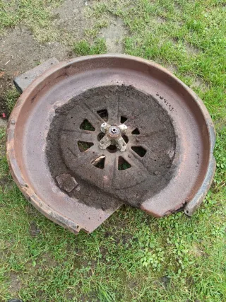 Tractor cortacésped MTD rojo