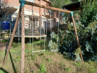 Columpio doble de madera