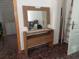 Mueble tocador con espejo y cajones