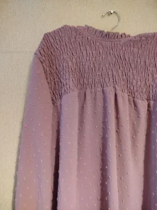 Blusa morada con motas