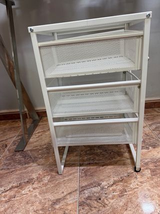 Mobiliario salón de belleza, estanterías, peluquer